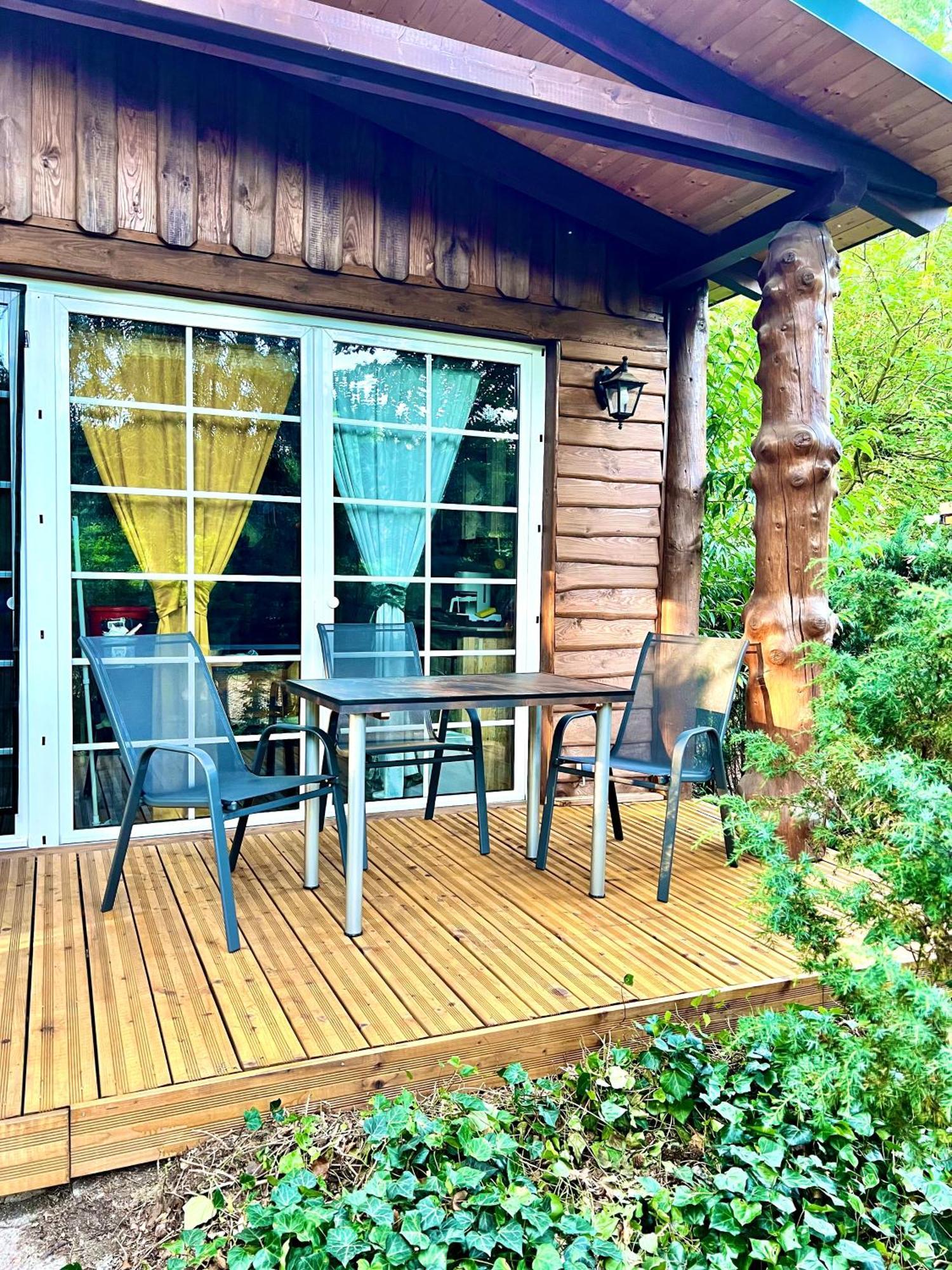 Holzhaus Baerenhoehle Am Wald Und See 네우루핀 외부 사진