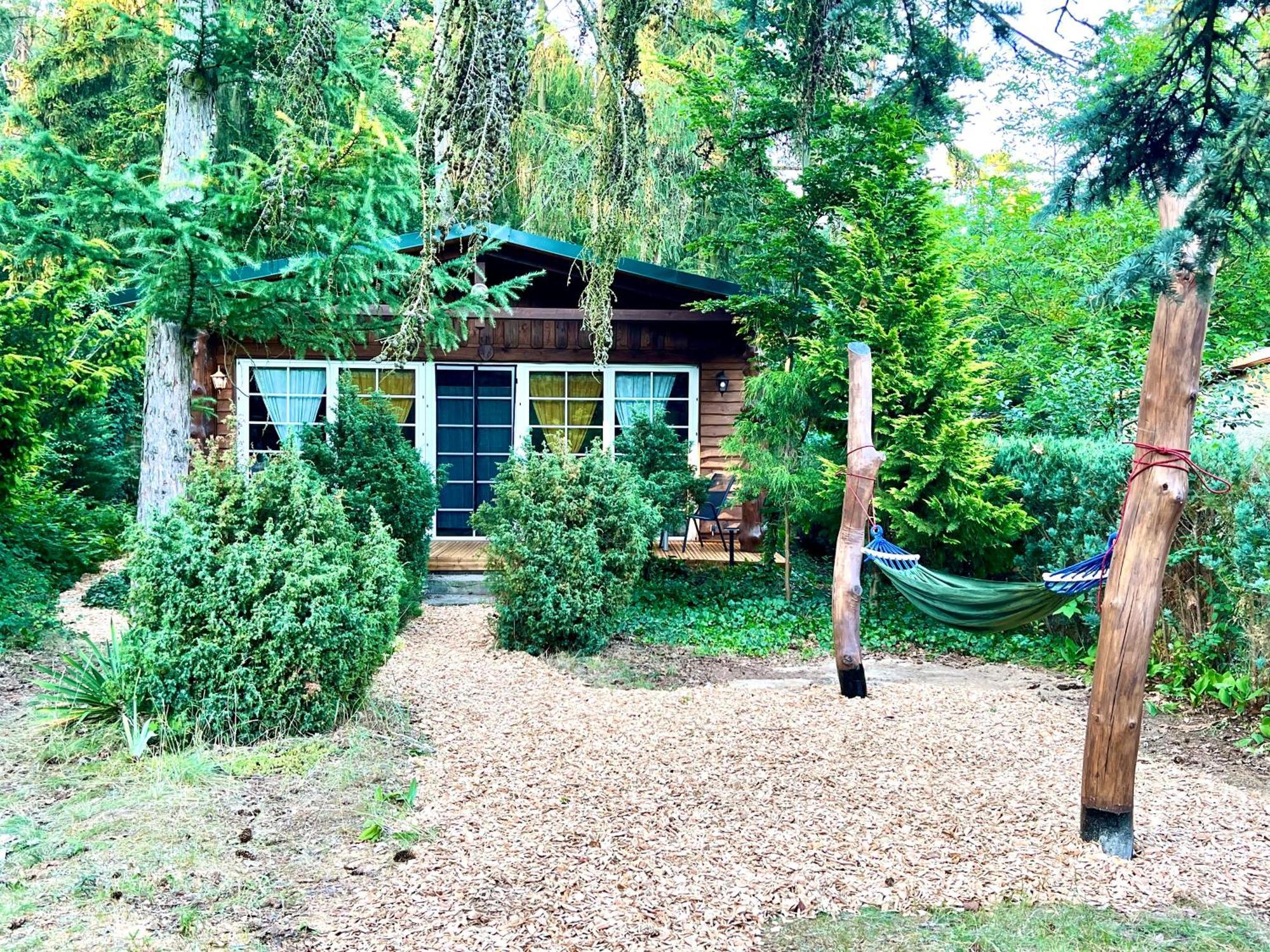 Holzhaus Baerenhoehle Am Wald Und See 네우루핀 외부 사진